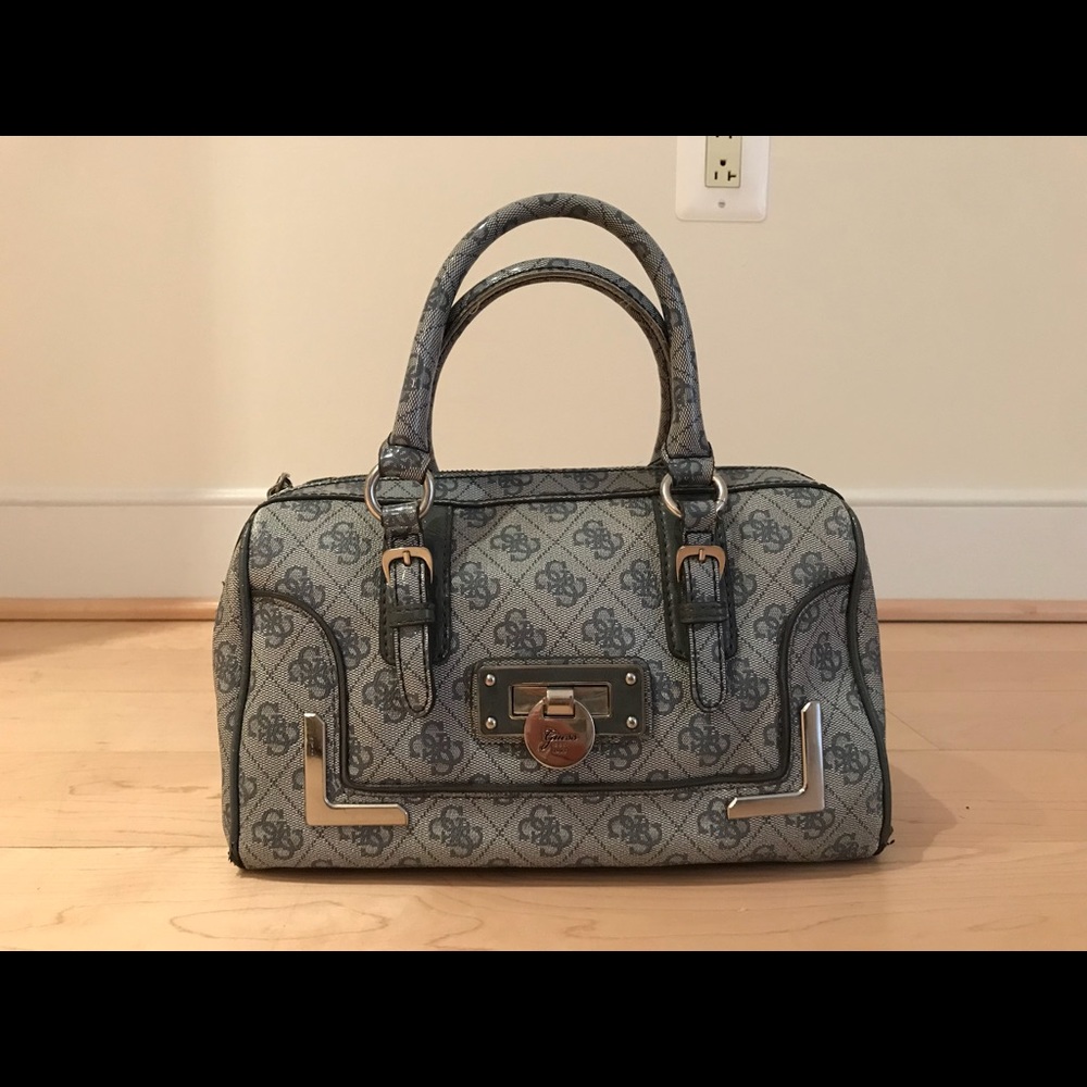 Guess Monogram handbag. One size , canvas